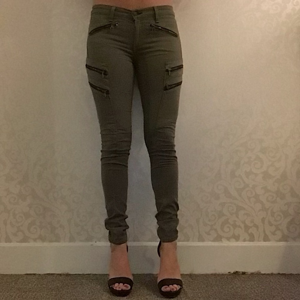 Lariat in Army Rag & Bone Pants with Zip Pockets - Picture 4 of 8